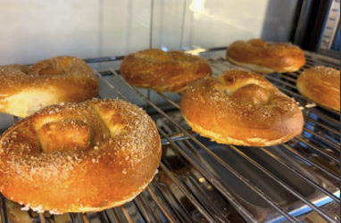 BubbleBrew Warm Pretzels